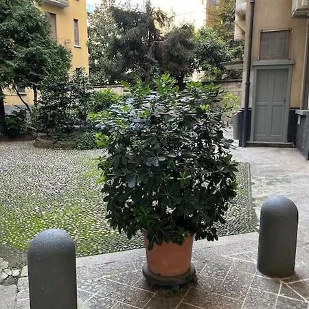 2br 2ba Ultra-fast Wifi Steps To Metro Ferienhaus Mailand