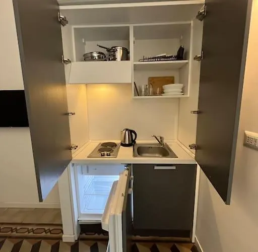 Ferienhaus 2br 2ba Ultra-fast Wifi Steps To Metro Mailand