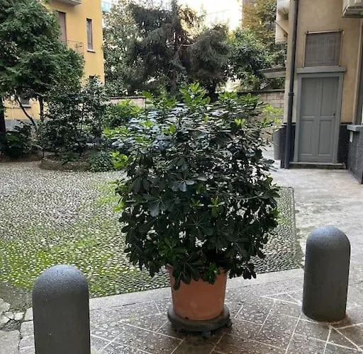 2br 2ba Ultra-fast Wifi Steps To Metro Ferienhaus Mailand