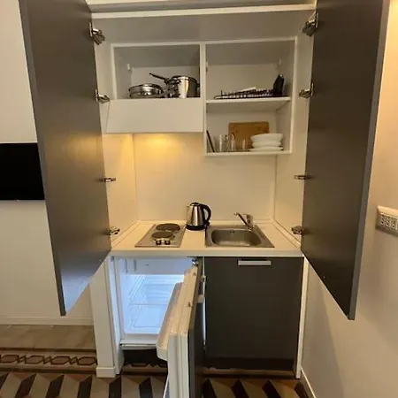 度假居 2br 2ba Ultra-fast Wifi Steps To Metro 米兰